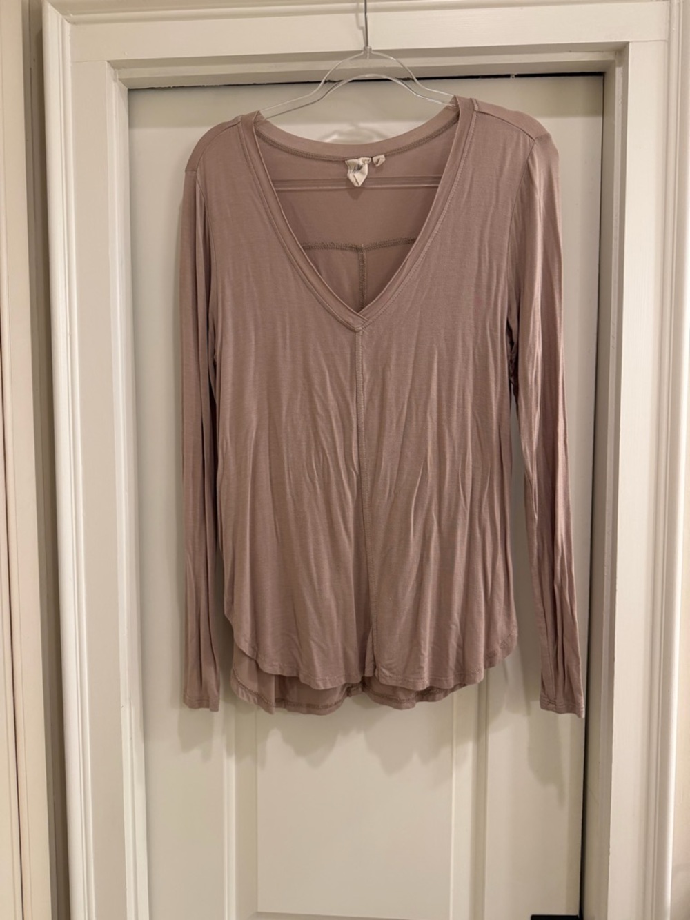 White Crow Raw Edge V-Neck Top (color: simply taupe) - Picture 3 of 5